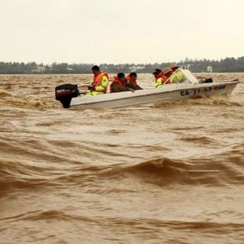 Tetangga Indonesia Alami Banjir dan Longsor Parah, 7 Tewas!