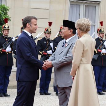 Hadiri Pembukaan Olimpiade Paris 2024, Prabowo Beri Dukungan Kontingen Indonesia