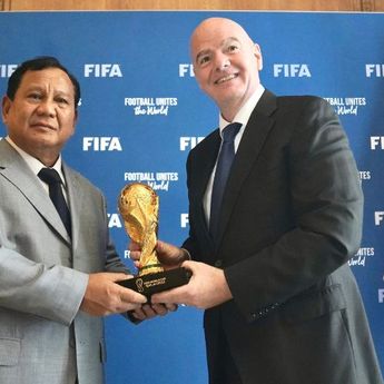 Prabowo Bertemu Presiden FIFA Bahas Peningkatan Sepak Bola di Indonesia