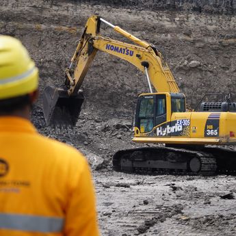 United Tractors Naikkan Target Penjualan Alat Berat Komatsu Jadi 4.500 Unit Hingga Akhir Tahun