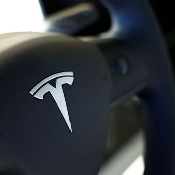 Tesla Kena Gugat Gegara Fitur Autopilot Tewaskan Pemotor