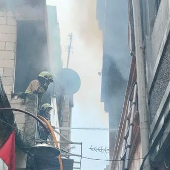 Kebakaran Rumah di Jakarta Utara, Asap Membumbung Tinggi