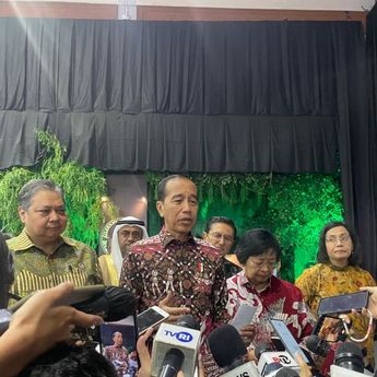 Jokowi Jelaskan Kenaikan Anggaran HUT Ke-79 RI: Wajar karena Digelar di 2 Lokasi