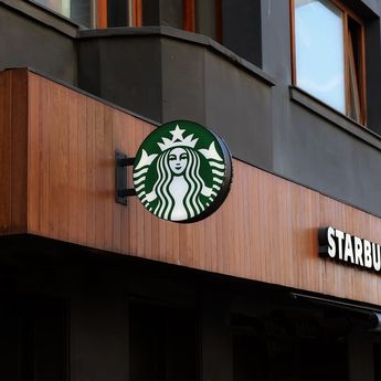 CEO Starbucks Mundur, Brian Niccol Siap Gantikan Laxman Narasimhan