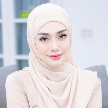 Resmi Mualaf, Begini Proses Hijrah Celine Evangelista