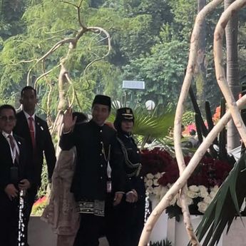 Jokowi Pakai Baju Adat Betawi di Sidang Tahunan MPR-DPR 2024