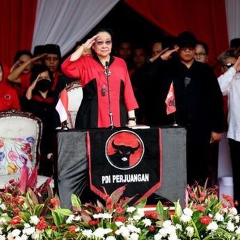 Megawati Pimpin Upacara Pengibaran Bendera di Sekolah Partai PDIP