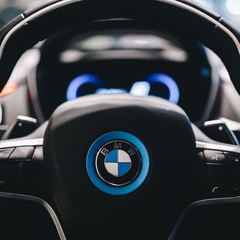 Kantung Udara Bermasalah, BMW Recall 1,36 Juta Mobil di China