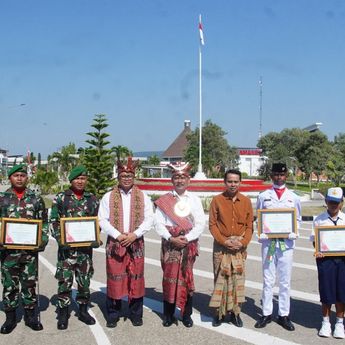 Upacara HUT RI Khidmat Digelar di Perbatasan Indonesia-Timor Leste