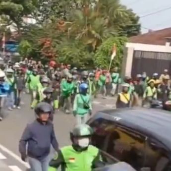 Bentrok Ojol dan Sopir Angkot di Sukabumi Berakhir Damai