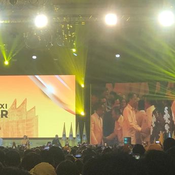 Jokowi Hadir Pakai Kemeja Kuning di Penutupan Munas Golkar, Ada Prabowo dan Kaesang 