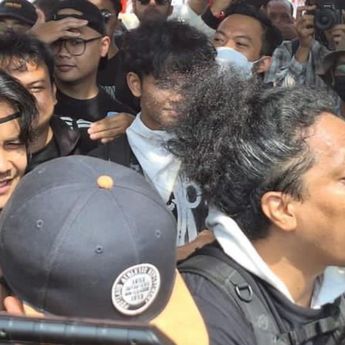 Arie Kriting, Bintang Emon dan Joko Anwar Terjun Langsung ke Demo Depan Gedung DPR RI