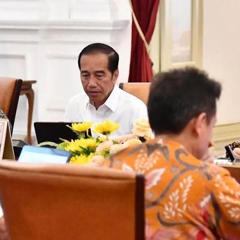 Jokowi Ngakak Dengar PDIP Dukung Pramono di Pilgub Jakarta, Tapi Restui