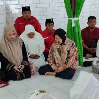 Bakal Cagub Jawa Timur, Tri Rismaharini Ziarah ke Makam Sunan Bungkul Jelang Daftar ke KPU