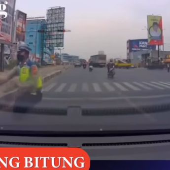 Video Polantas Nyaris Dihantam Motor Saat akan Diberhentikan