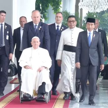 Sederet Fakta Burung Merpati Putih Terbang Saat Paus Fransiskus ke Istana Merdeka