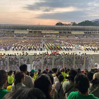 Misa Kunjungan Apostolik Paus Fransiskus di Stadion Madya Berjalan Lancar