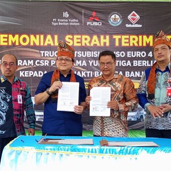 KTB Donasikan Mitsubishi Fuso Canter Euro 4 ke SMK Bhakti Bangsa Banjarbaru