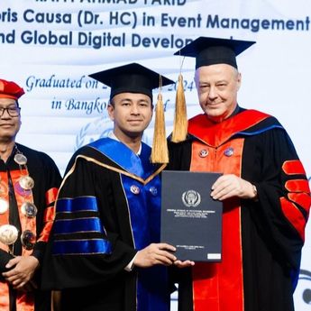 Raffi Ahmad Dapat Gelar Doktor dari Kampus di Thailand