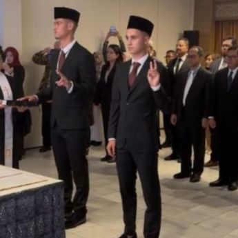 Mees Hilgers dan Eliano Reijnders Resmi Jadi WNI Usai Pengambilan Sumpah di Belgia