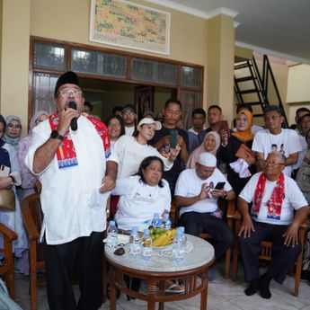 Blusukan ke Bukit Duri, Bang Doel Bagikan Momen Haru ke Warga