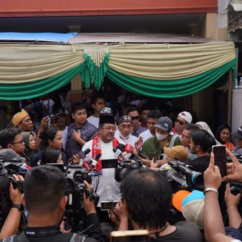 Netizen Serang Ridwan Kamil, Rano Karno Membela