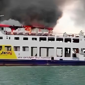 Kapal KMP Tandeman Terbakar di Perairan Telaga Punggur, Seluruh ABK Berhasil Diselamatkan