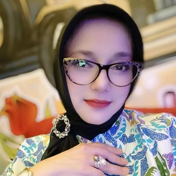 Profil Marissa Haque: Artis, Penulis Hingga Politikus