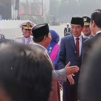  Momen Kocak Prabowo Kenalkan Wapres Terpilih ke Jokowi saat HUT TNI di Monas