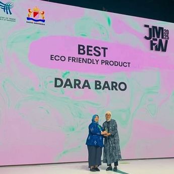 UMKM Binaan Pertamina Raih Predikat Best Eco Friendly di Panggung Jakarta Muslim Fashion Week 2024