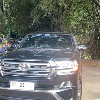 Mobil Menlu Retno Datangi Hambalang, Ikut Pembekalan Calon Menteri Prabowo?