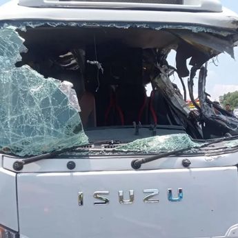 Minibus Rombongan Santri Ponpes Islamic Center Bantul Kecelakaan di Tol Semarang-Solo, 4 Orang Tewas