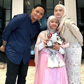 Inara Rusli Pamer Foto Bareng Anak dan Virgoun, Diminta Rujuk oleh Netizen