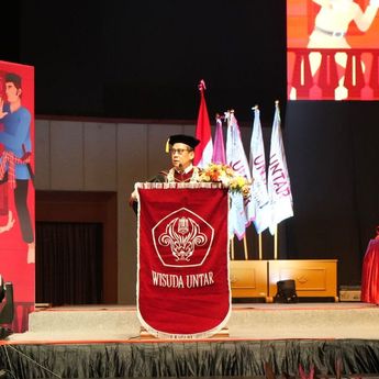 Rektor Tekankan Pendidikan untuk Pembangunan Berkelanjutan di Wisuda 84 Untar