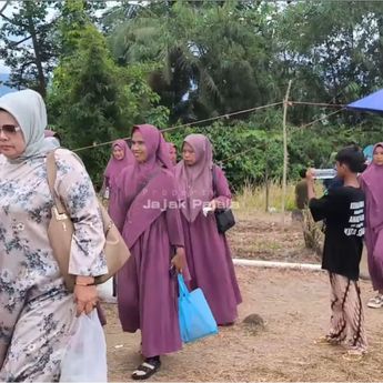 Cerita soal Makam Nia Gadis Penjual Gorengan, Keluarkan Semerbak Harum hingga Didatangi Banyak Warga