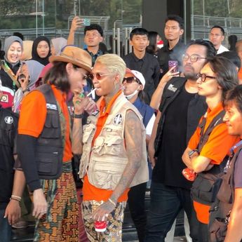 Young Lex Dukung Pramono-Rano, Datangi Lokasi Debat di Ancol