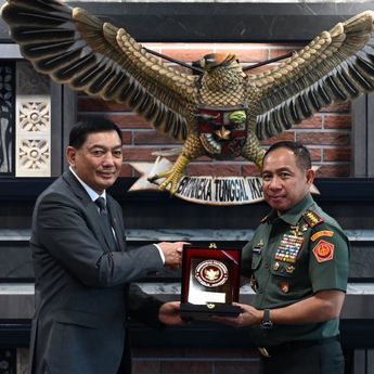 Menhan Sjafrie Kunjungi Mabes TNI, Langsung Disambut Panglima