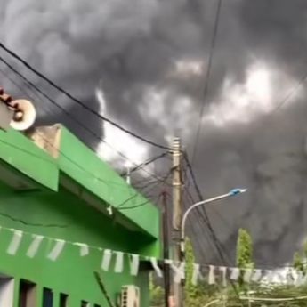 Pabrik yang Terbakar di Kaliabang Produksi Minyak, Sebelah Pabrik Mi Instan