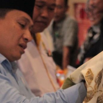 BN. Holik Faizal Perkenalkan Kartu Bekasi Maju untuk Pendidikan Gratis yang Lebih Mudah Diakses