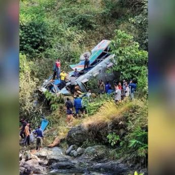 Bus Terjun ke Jurang Himalaya India Tewaskan 36 Orang