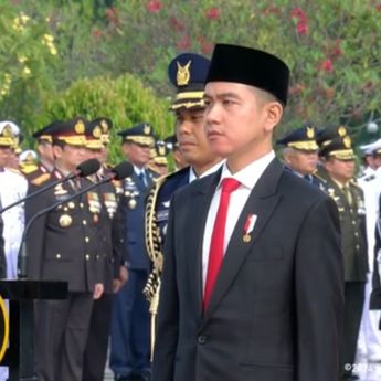 Wapres Gibran Pimpin Upacara Hari Pahlawan di TMP Kalibata