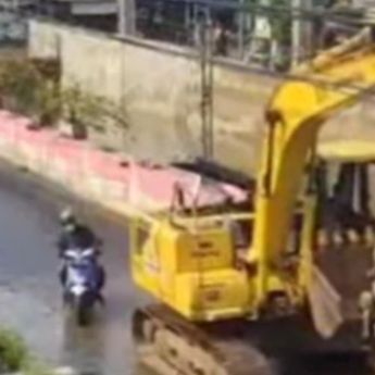 3 Hari Terendam Air Akhirnya Banjir di Taman Mangu Pondok Aren Tangerang Surut, Sisakan Lumpur dan Sampah