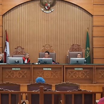 Jaksa Tuntut Ike Farida 1,5 Tahun Penjara di Kasus Dugaan Sumpah Palsu