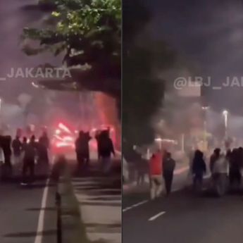 Detik-detik Mencekam Tawuran di Duren Sawit, Warga Serang Pake Celurit dan Bom Molotov