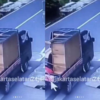 Satu Keluarga Dihantam Mobil Pickup di Depan SMA 38, Anaknya Tewas Mengenaskan