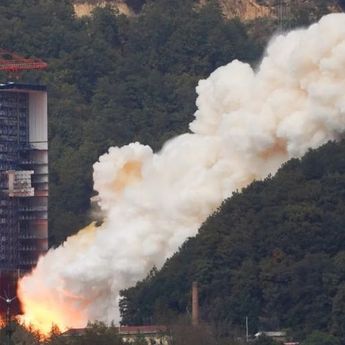 China Luncurkan Satelit Eksperimental untuk Teknologi Komunikasi