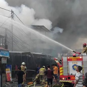 Kabar Terkini Kebakaran Hebat di Kemayoran, Asap Hitam Selimuti Lokasi