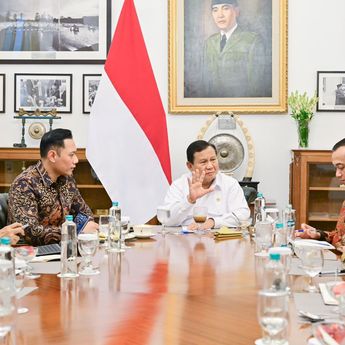 Terpopuler: AHY Laporkan Program Infrastruktur Unggulan Depan Prabowo, Heboh Turis Nekat Sebrangi Lautan