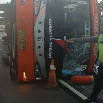 Polisi Ungkap Dugaan Penyebab Bus Kecelakaan di Tol Kanci Cirebon