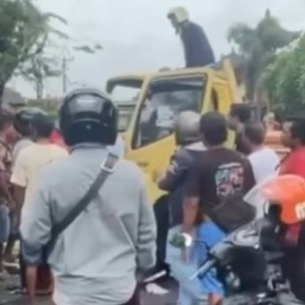 Kecelakaan di Jalan Raya Denpasar, Mobil Ringsek dan Lalu Lintas Macet Parah